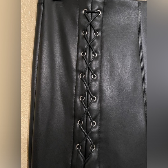 Topshop Womens Faux Leather Black Pants Lace Up Leg Elastic Waist Side Zip Sz 8 - Picture 2 of 9